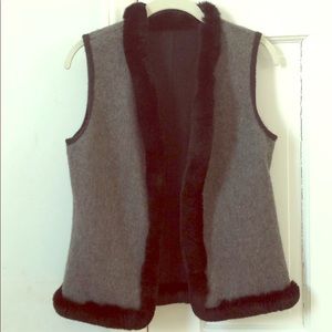 J. McLaughlin cashmere vest with fur trim